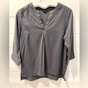 DEVON & JONES Grey 3/4 Sleeve Blouse Size M